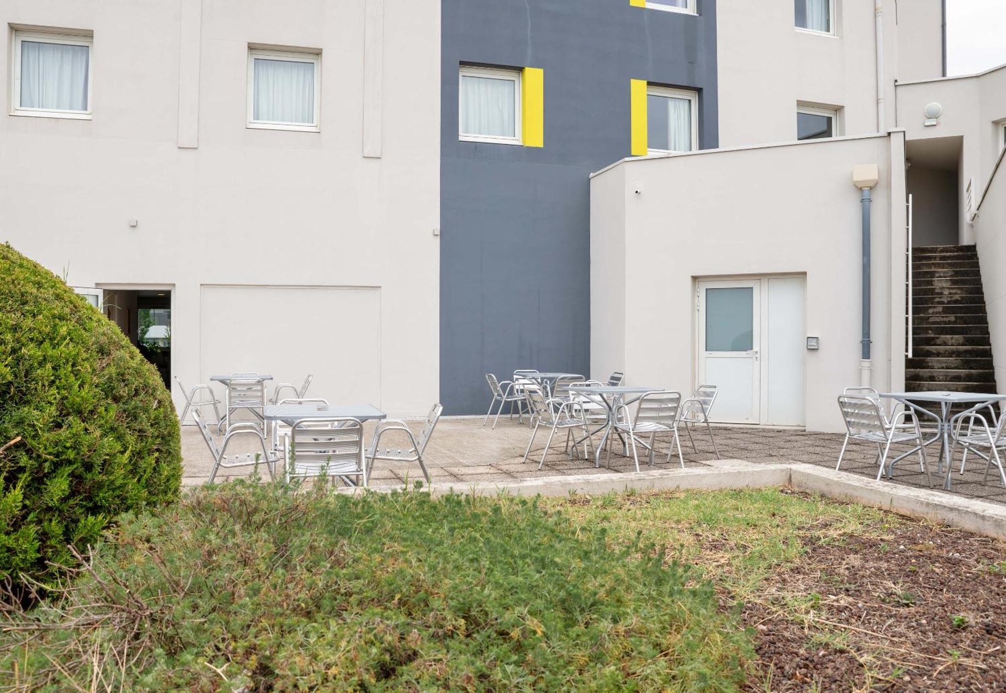 B&B Hotel Lyon Grand Stade Meyzieu Esterno foto