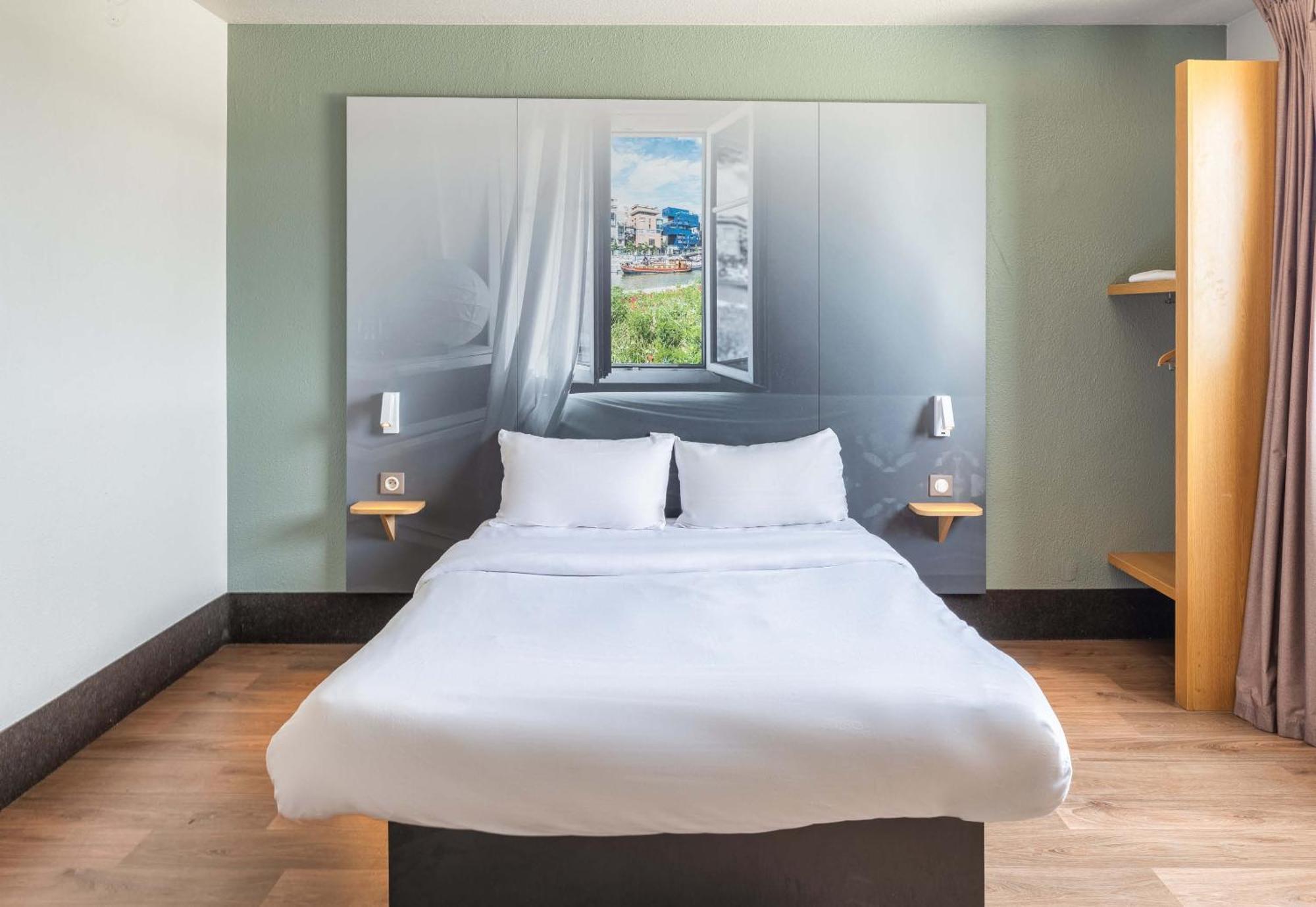 B&B Hotel Lyon Grand Stade Meyzieu Esterno foto