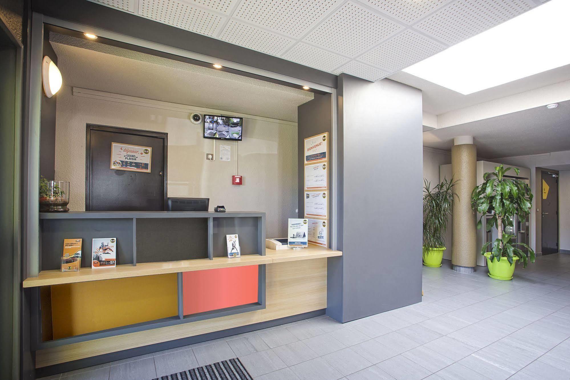 B&B Hotel Lyon Grand Stade Meyzieu Esterno foto